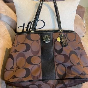 Coach brown shoulder bag